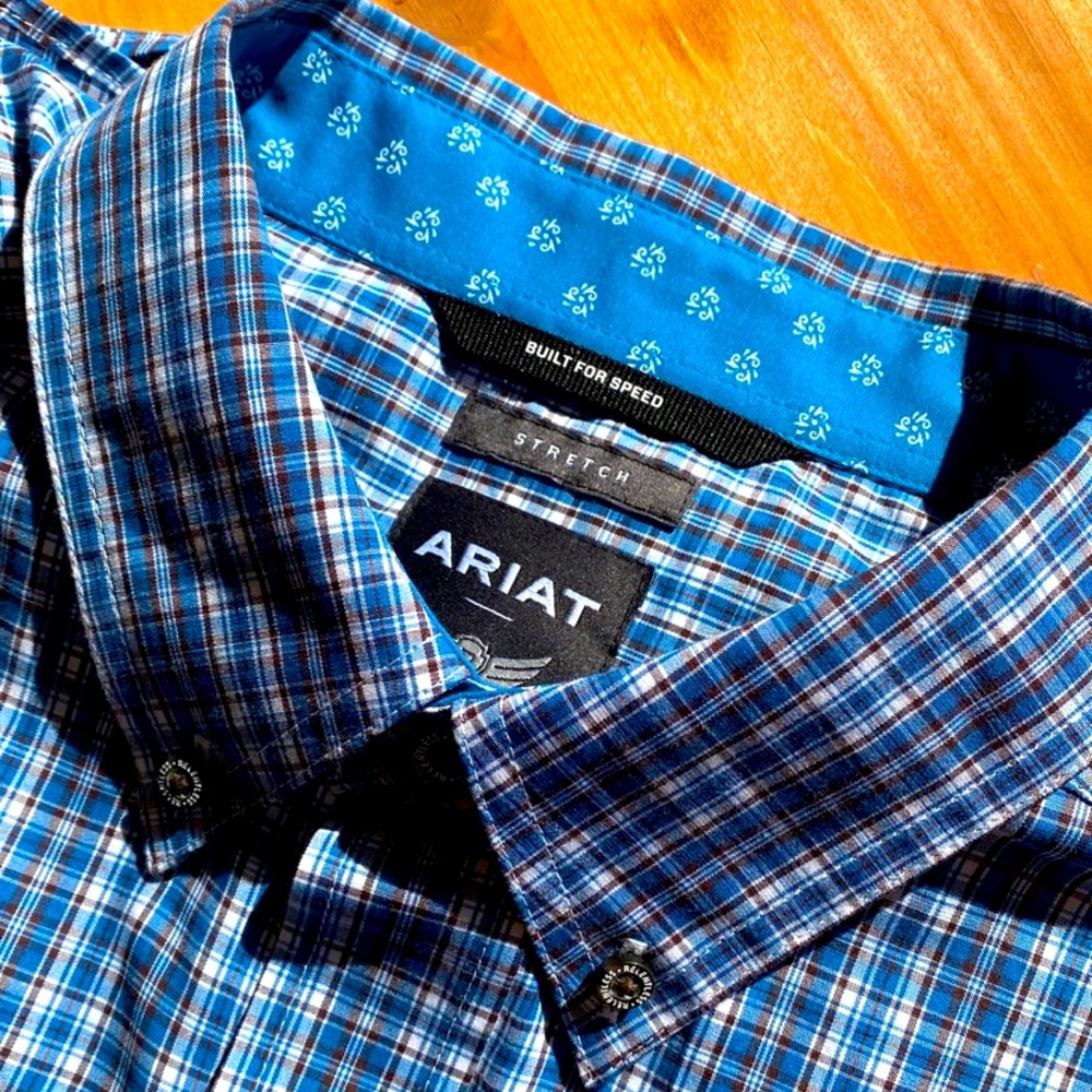 Like NEW Ariat Relentless Button Down Shirt